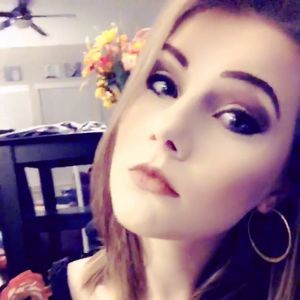 Meet your Posher, Courtney